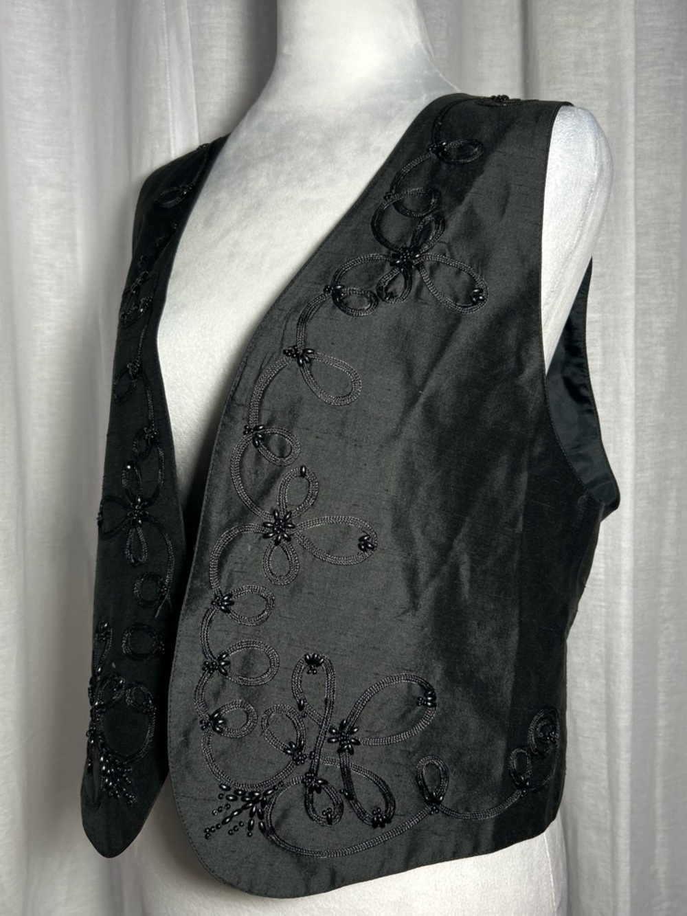 Vintage | LizSport | Liz Claiborne | 100% Silk Beaded Floral Vest | Size M